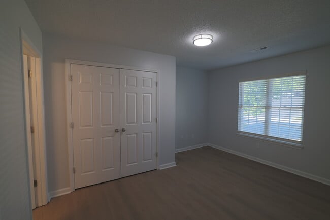 Photo - 4 bed/4 bath Off-Campus Apartments