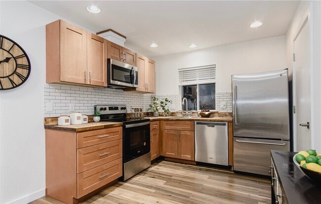 Photo - 9250 15th Ave SW