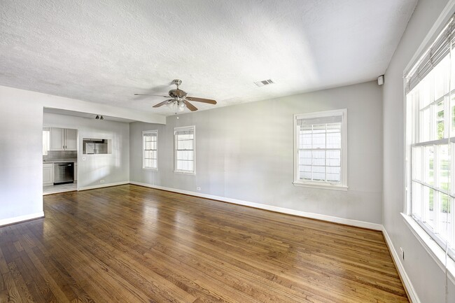 Photo - 4909 Cedar St