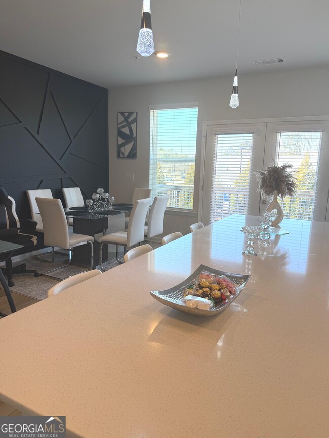 Photo - 205 Wallace St