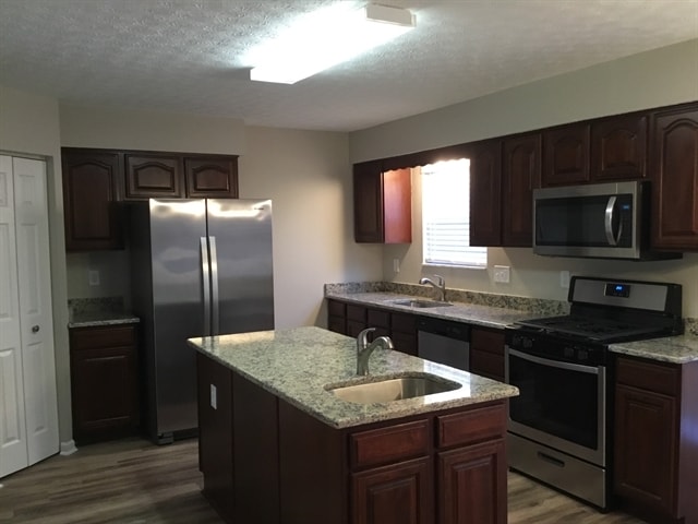 Photo - 80 Simsbury Ct