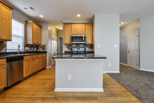 Photo - 650 Ashbrittle Dr