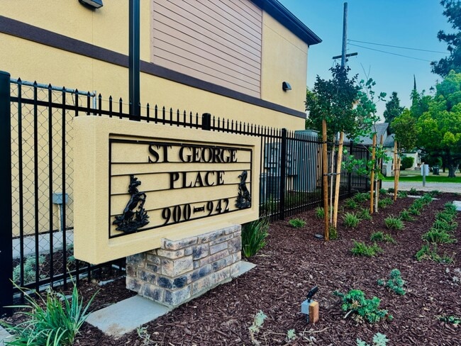 Photo - 932 N Olive Ave