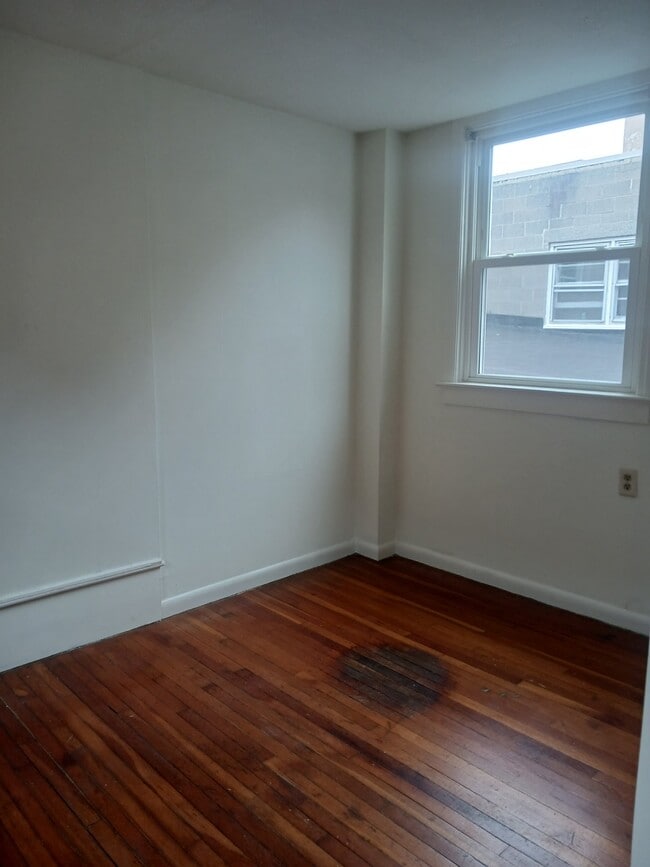 Photo - 17 N 4th St Unidad 17 N. 4th Rear