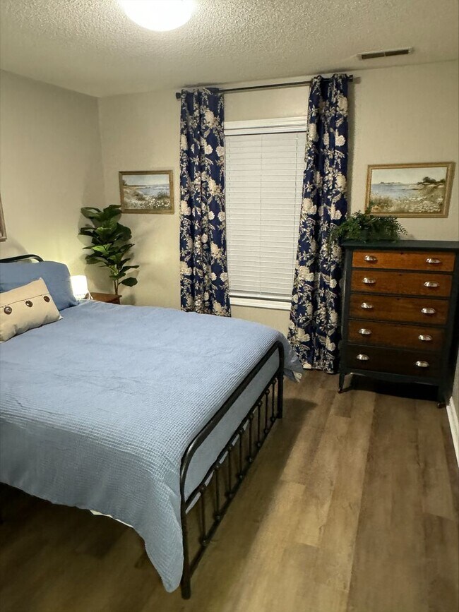 Photo - 913 Bagwell Dr Unit A