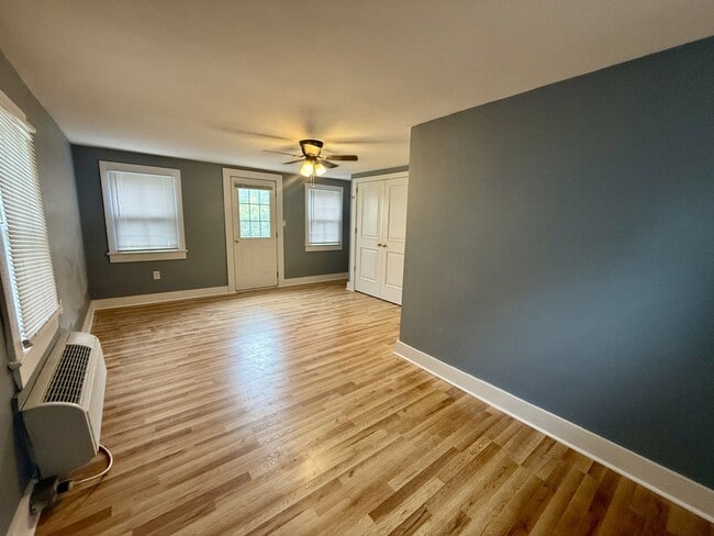 Photo - 321 W Allen St