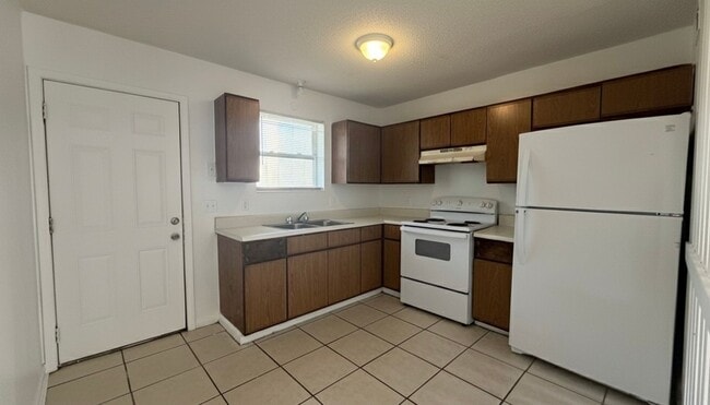 Photo - First floor 2/1 Available for Move in! Affordable and Conveniently Located!