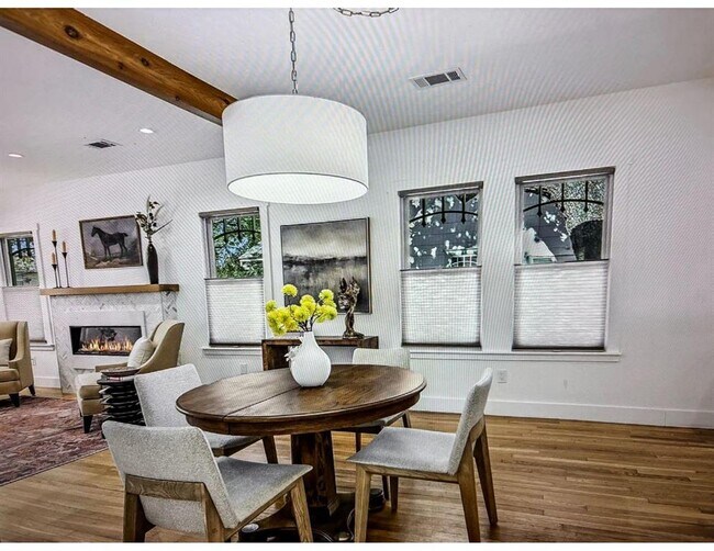 Photo - 106 E 35th St