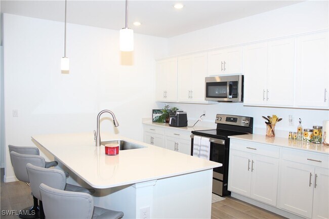 Photo - 2261 Avocado Ln