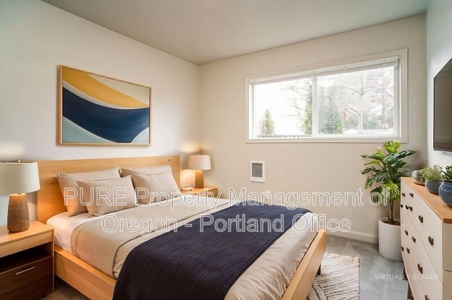 Photo - 760 Plymouth Dr NE