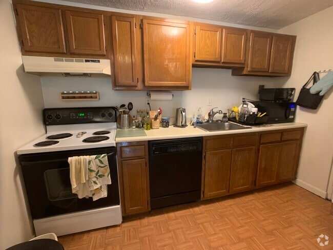 Building Photo - 276 Corey Rd Unit 21 Rental