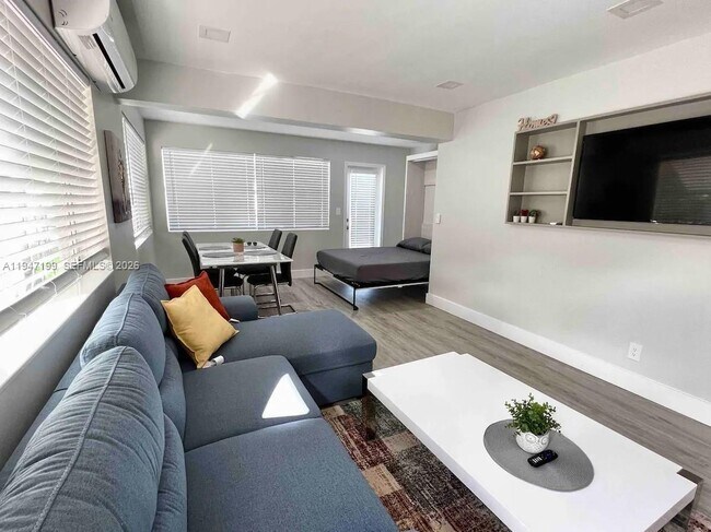 Photo - 1925 Dewey St Unit 3