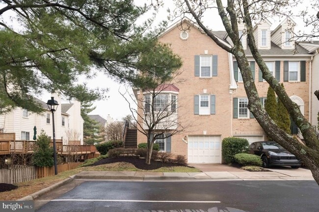 Photo - 8016 Merry Oaks Ln Townhome