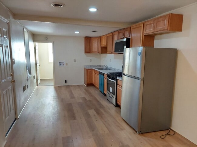 Photo - 264 W Market St