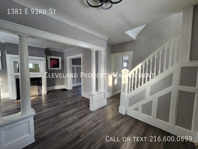 Photo - 1381 E 93rd St