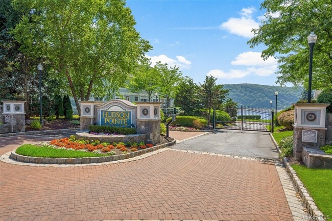 Building Photo - 402 Waterview Dr Rental