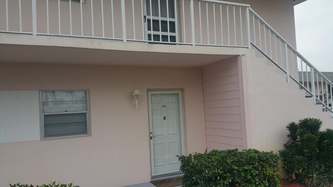 Photo - 18081 SE Country Club Dr Unidad 32-315 Rental