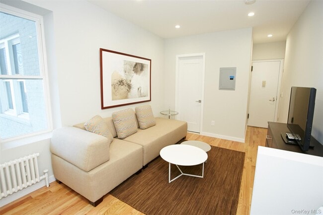 Photo - 215 E Broadway Unit 5E