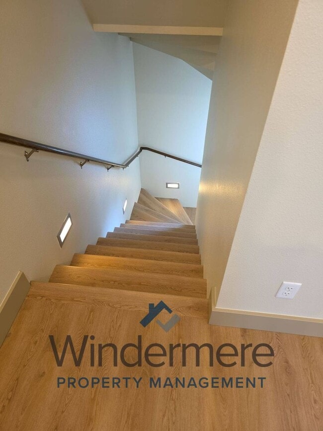Photo - 231 W Sumach St