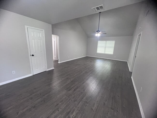 Photo - 2242-2244 Eastman Ave