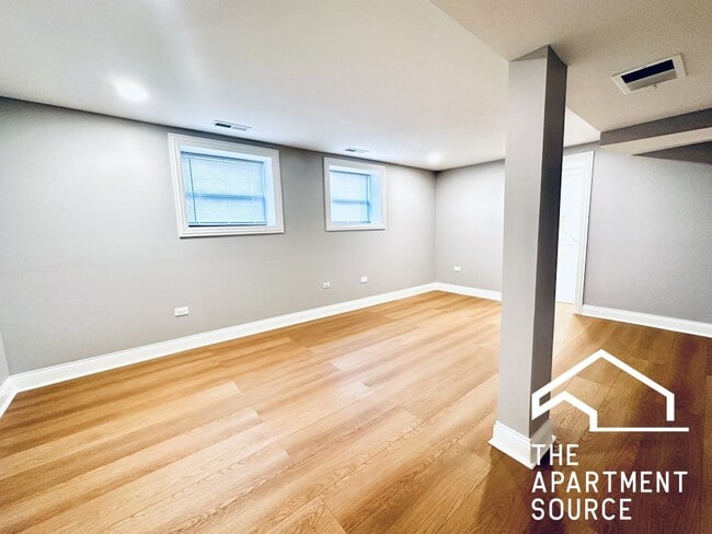 Photo - 905 W Agatite Ave Unidad g