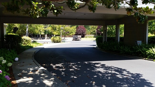 Photo - Highly Desirable Valley Club Circle Condo – Gated Napa Living