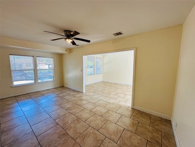 Photo - 6729 Lodge St