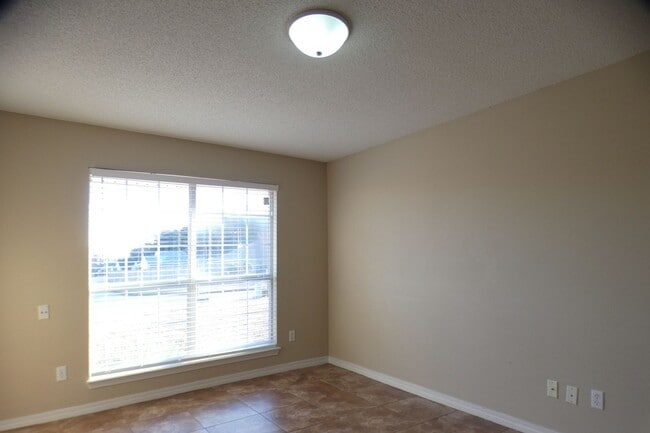 Photo - Spacious 4-Bedroom Home Spencer Landing