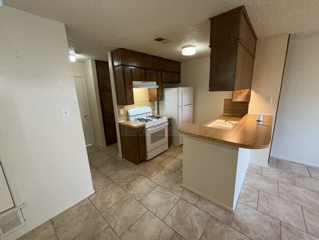Photo - 2210 Silverway Dr Unit 2210 Silverway B