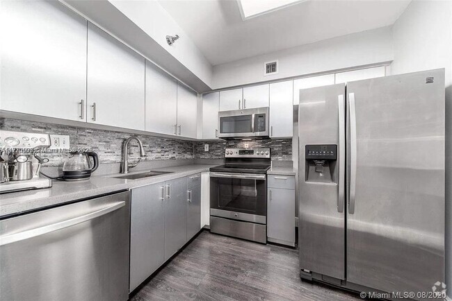 Building Photo - 3300 NE 191st St Unit PH4 Rental
