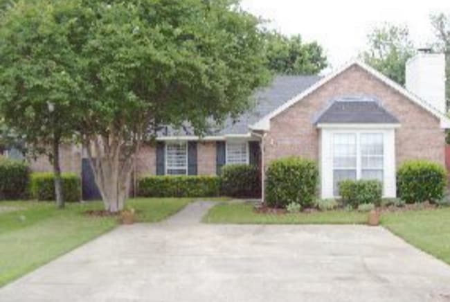 Building Photo - 6017 Bolingbrook Dr Rental