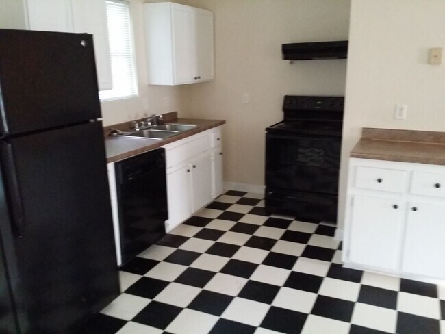 564 Hope St SW Unit A (Top Floor)