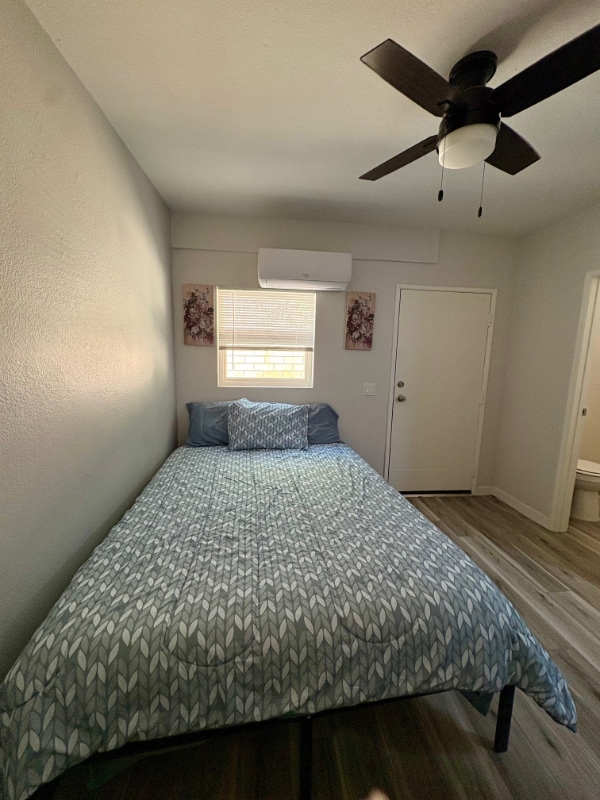 Photo - 28409 Victoria Rd