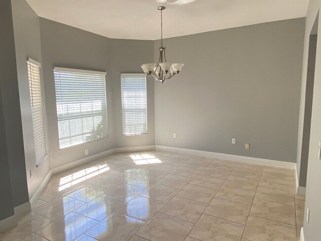 Photo - 4/3 Kissimmee Home with Guest-Suite