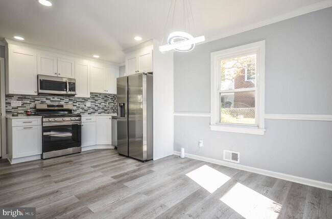 Photo - 2800 63rd Pl