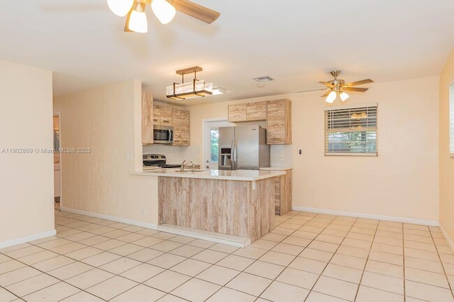 Photo - 1010 N 69th Way