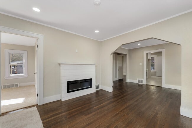 Photo - 292 W Marshall St