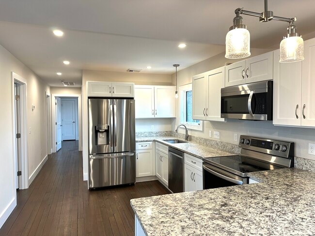 Photo - 20 Mechanic St