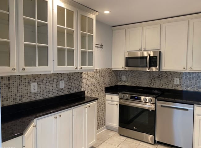 Photo - 261 Hedgerow Rd