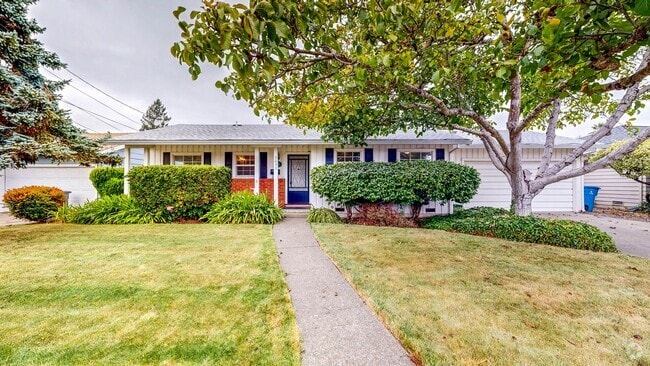 Building Photo - Beautiful Light & Bright Single Level 3 Be... Rental