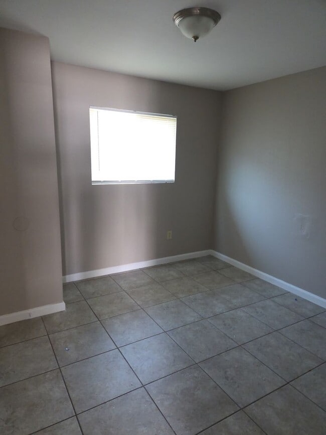 Photo - Hammond-4plex Unit Hammond-2753