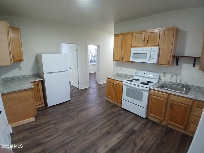 Building Photo - 91 Park Ave Unit #3