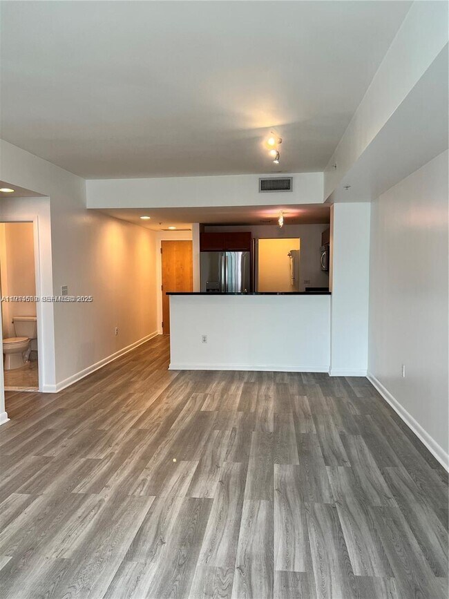 Building Photo - 244 Biscayne Blvd Unit 2609