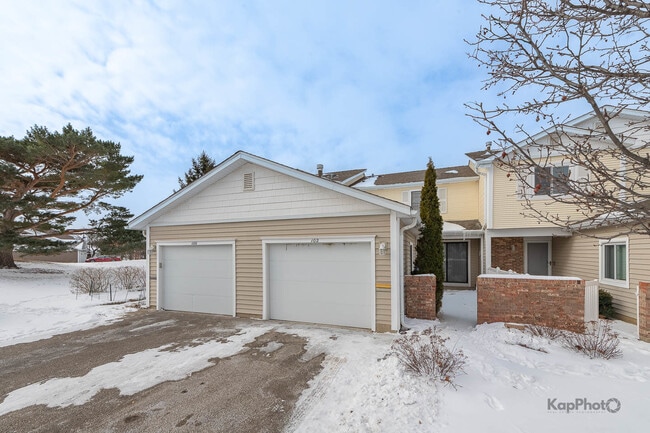 Building Photo - 102 N Waterford Dr