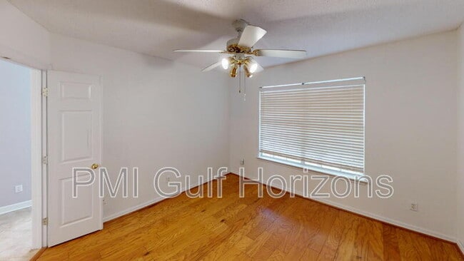 Photo - 318 Mirabelle Dr