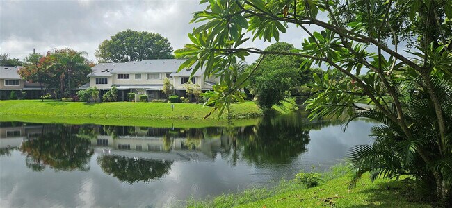 Photo - 2262 Discovery Cir W