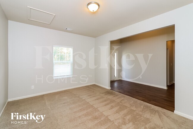 Photo - 144 Scotland Dr