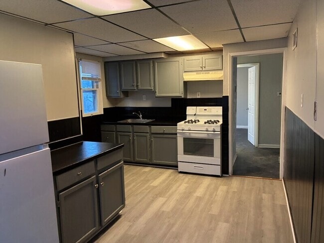 Photo - 7470 Sharon Dr