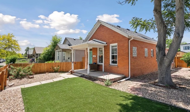 Photo - 4877 Perry St