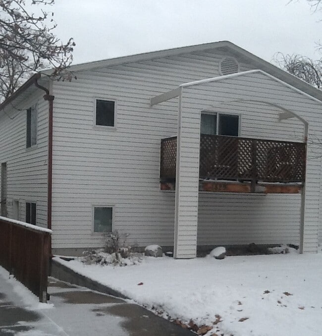 Building Photo - 1829 S 14th St W Unit 3